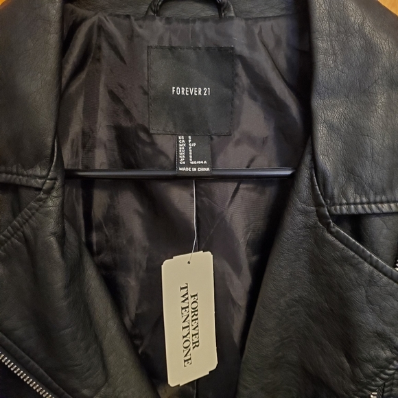 Forever 21 Black Faux Leather Moto Jacket - Sz S - Picture 2 of 7